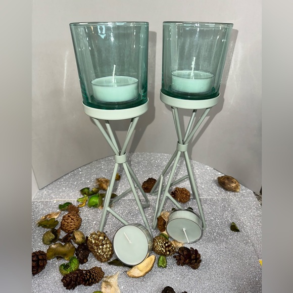 SCENT UNLEASHED HAND POURED SCENTED CANDLES, AND HOLDER - Picture 5 of 8